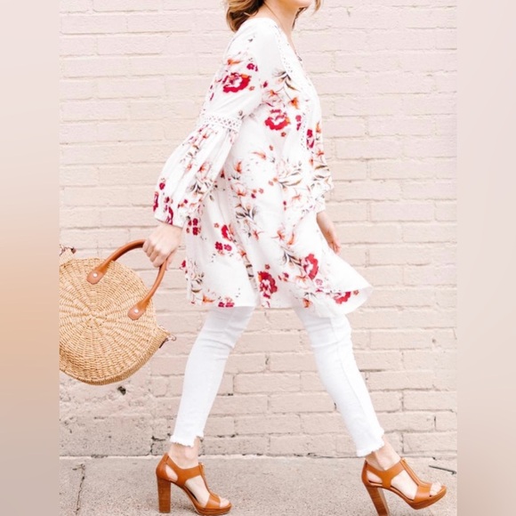 Chic Wish Floral V-Neck Tunic W/Crochet Detail, Size Small/Medium, Bohochic - Picture 3 of 16